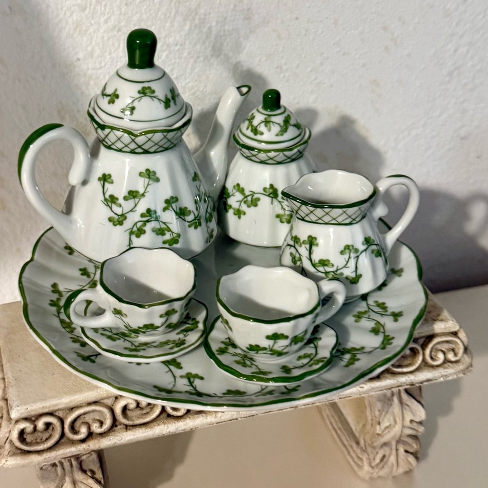 Vtg Hand Painted Irish Shamrock, Miniature Porcelain Tea Set. Made in Thailand
